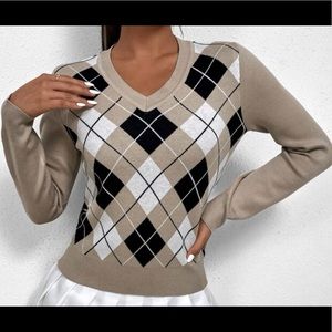 V-neck Argyle Patter Sweater